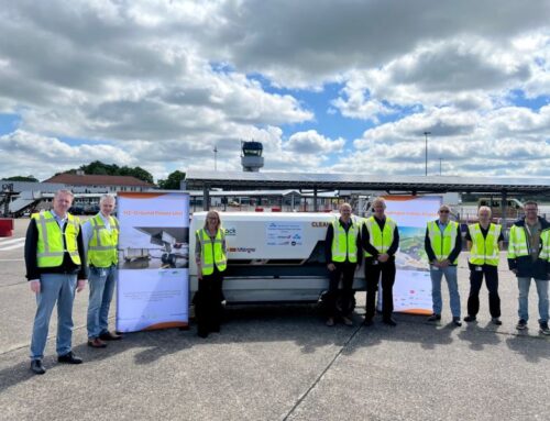 Overhandiging Ground Power Unit (GPU) aan Groningen Airport Eelde